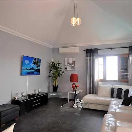 Awesome Puerto Del Carmen - 3 Bedrooms - Tacataca - Pool Table - Great Terrace Area Villa *