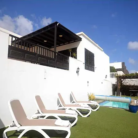 Awesome Puerto Del Carmen - 3 Bedrooms - Tacataca - Pool Table - Great Terrace Area Villa