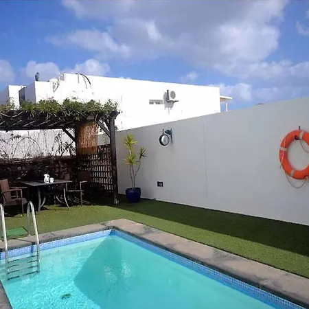 Villa Awesome Puerto Del Carmen - 3 Bedrooms - Tacataca - Pool Table - Great Terrace Area